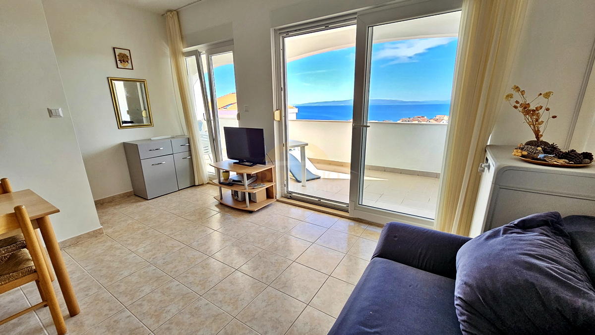 Appartamento con due camere da letto a Okrug Gornji/Čiovo con splendida vista sul mare e piscina